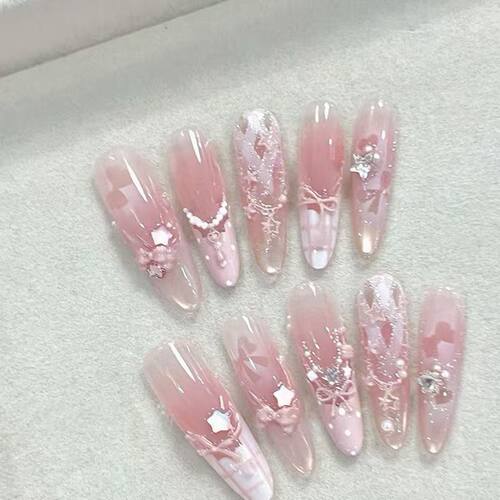 芭蕾风少女穿戴甲裸粉法