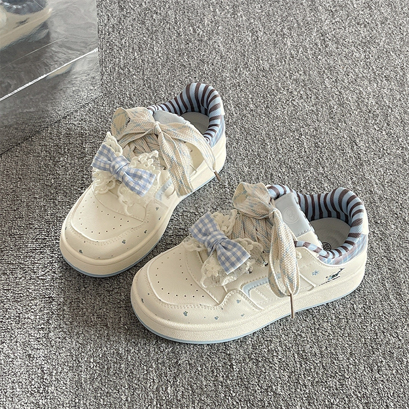 女童韩版潮款甜美蝴蝶结装饰学生板鞋中大童2026春秋新款休闲鞋潮
