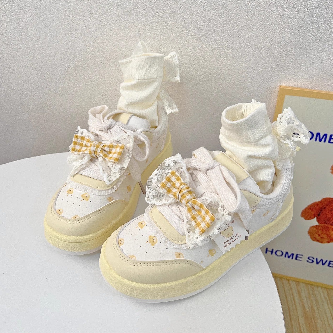 女孩板鞋软底防滑2025春秋新款女童运动鞋时尚蝴蝶结儿童鞋子百搭