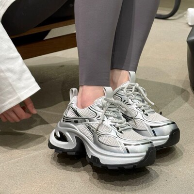 儿童鞋子薄款2026夏季新款女童运动鞋网面透气大童老爹鞋厚底百搭