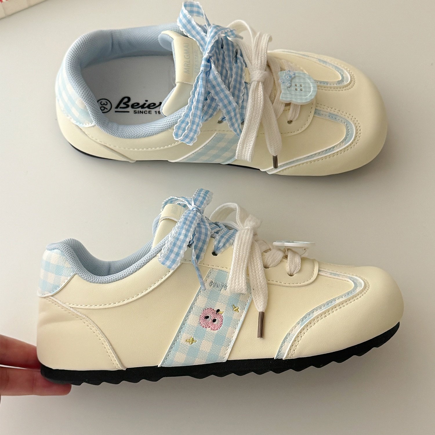 女童板鞋丑萌2026夏季新款休闲春秋时尚小众韩版学生运动小白鞋潮