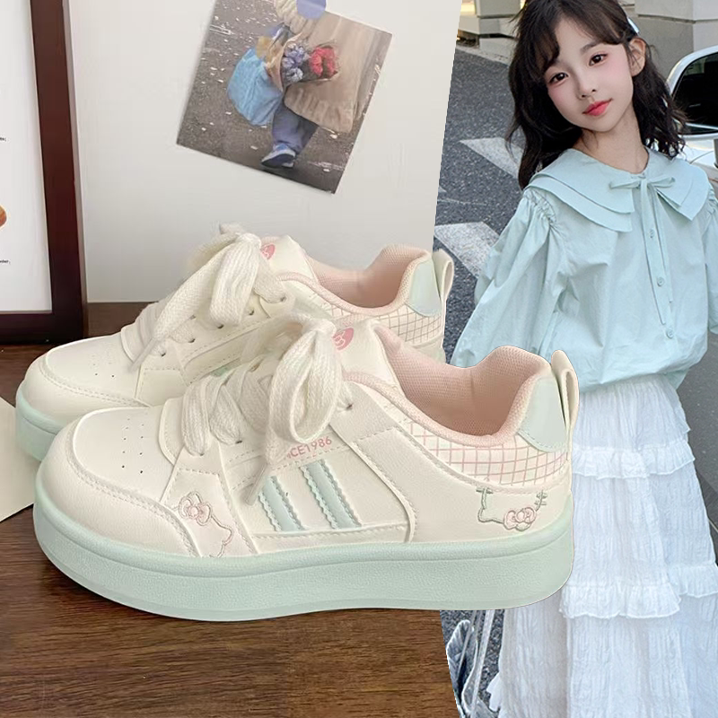 2026年春秋新款女童时尚板鞋平底百搭面包鞋儿童可爱小白鞋运动鞋