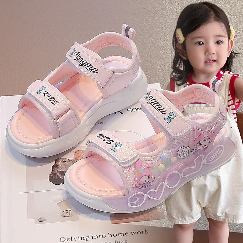女童凉鞋夏季2026新款儿童亮灯发光公主凉鞋幼儿园软底女孩沙滩鞋