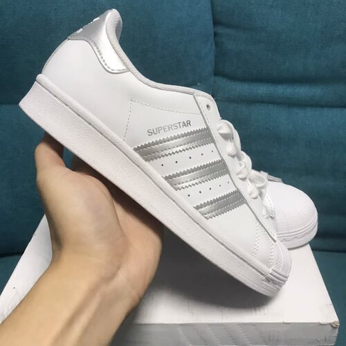 adidas  Superstar 板鞋轻便贝壳头薄底舒适耐磨 FX2329