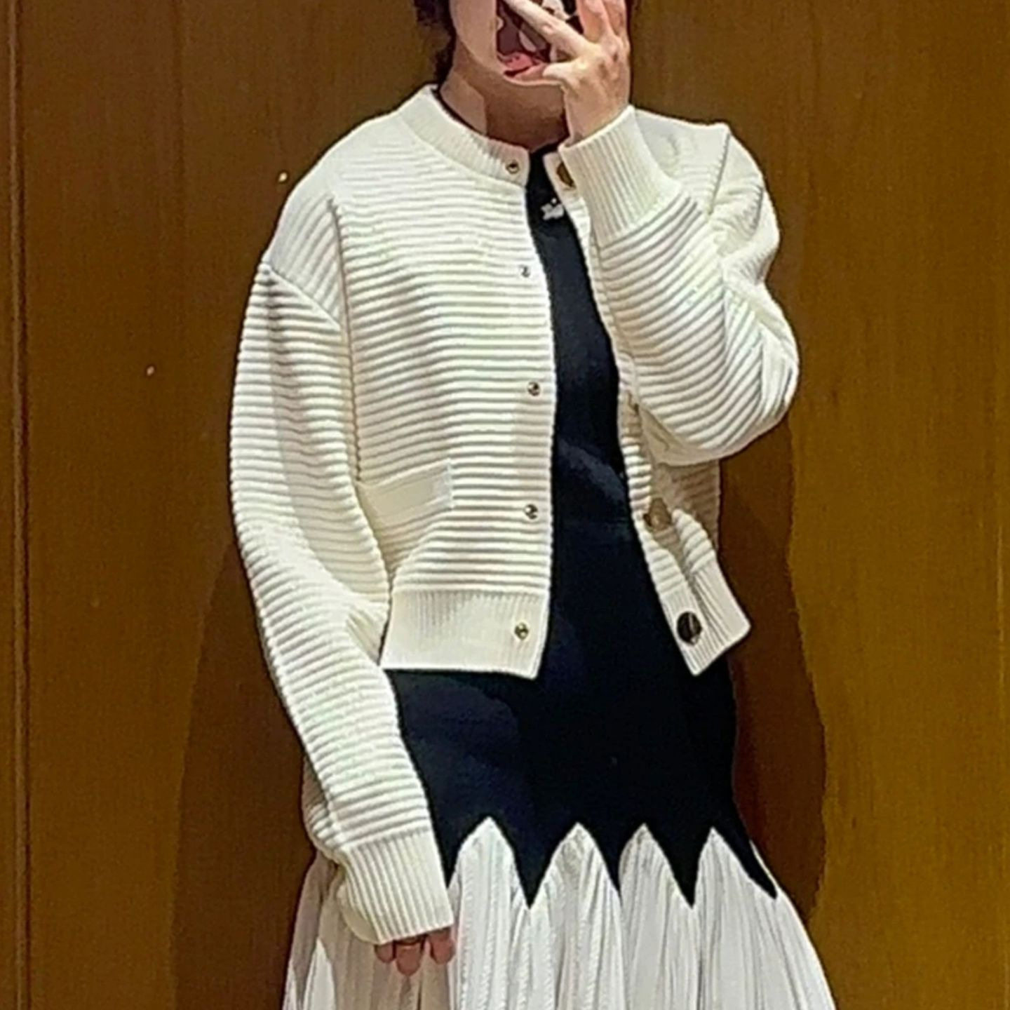 2025早秋S家新款女装气质简约罗纹圆领长袖白色针织开衫短外套女