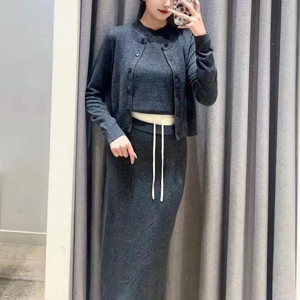 法式小众2024早秋时尚百搭针织衫毛衣开衫 圆领背心包臀半裙三件