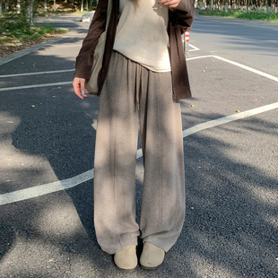 燕麦色糯米裤女款秋季2026新款垂感慵懒秋冬加厚宽松阔腿弯刀裤子
