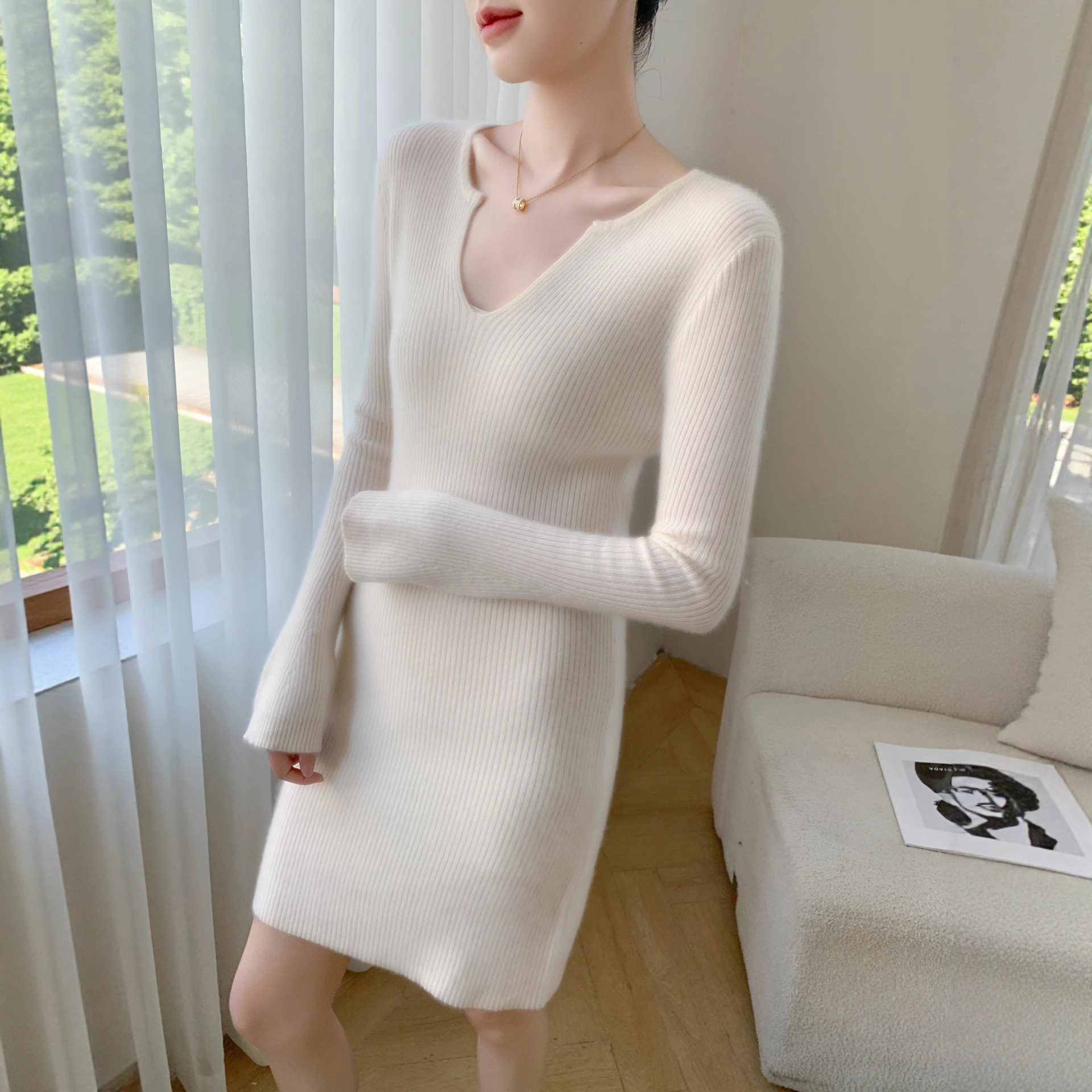 法国Gentle Motto山羊绒衫秋冬半开V领女中长款连衣裙紧身抽条