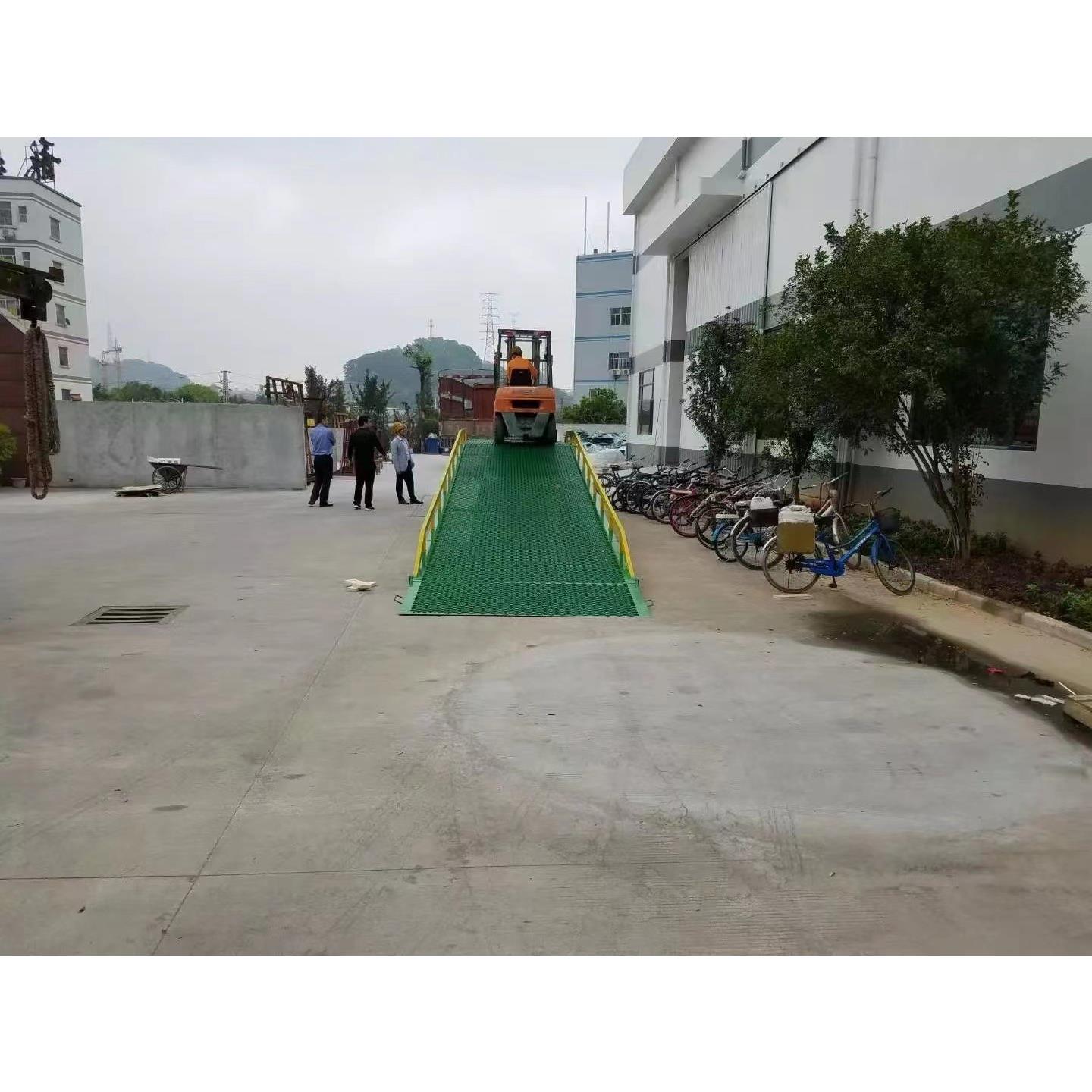 移动上登车桥货斜坡仓储上货DCE桥货调车高式度节板6吨8吨10吨12