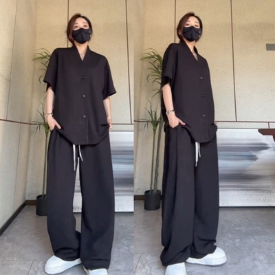 夏季薄款高级感V领休闲运动套装