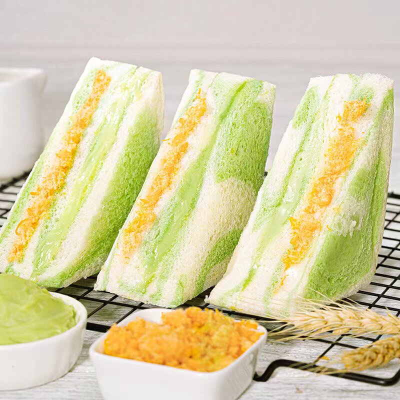 牛油果肉松三明治面包彩虹芋泥草莓冰淇淋夹心吐司早餐零食糕点心