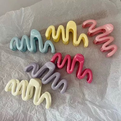 【1个】随机奶油色系波浪鲨鱼夹
