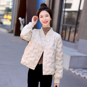 日系小个子轻羽绒服2023年新款女冬季小香风时髦高档气质上衣外套