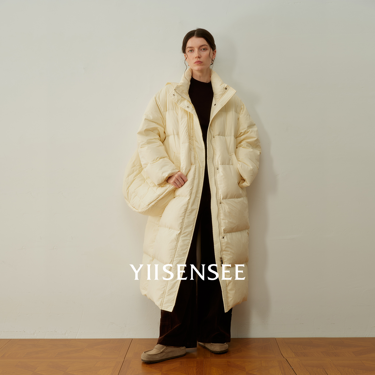 YIISENSEE逸识 高级感气质宽松白鸭绒立领过膝长款羽绒服女冬季
