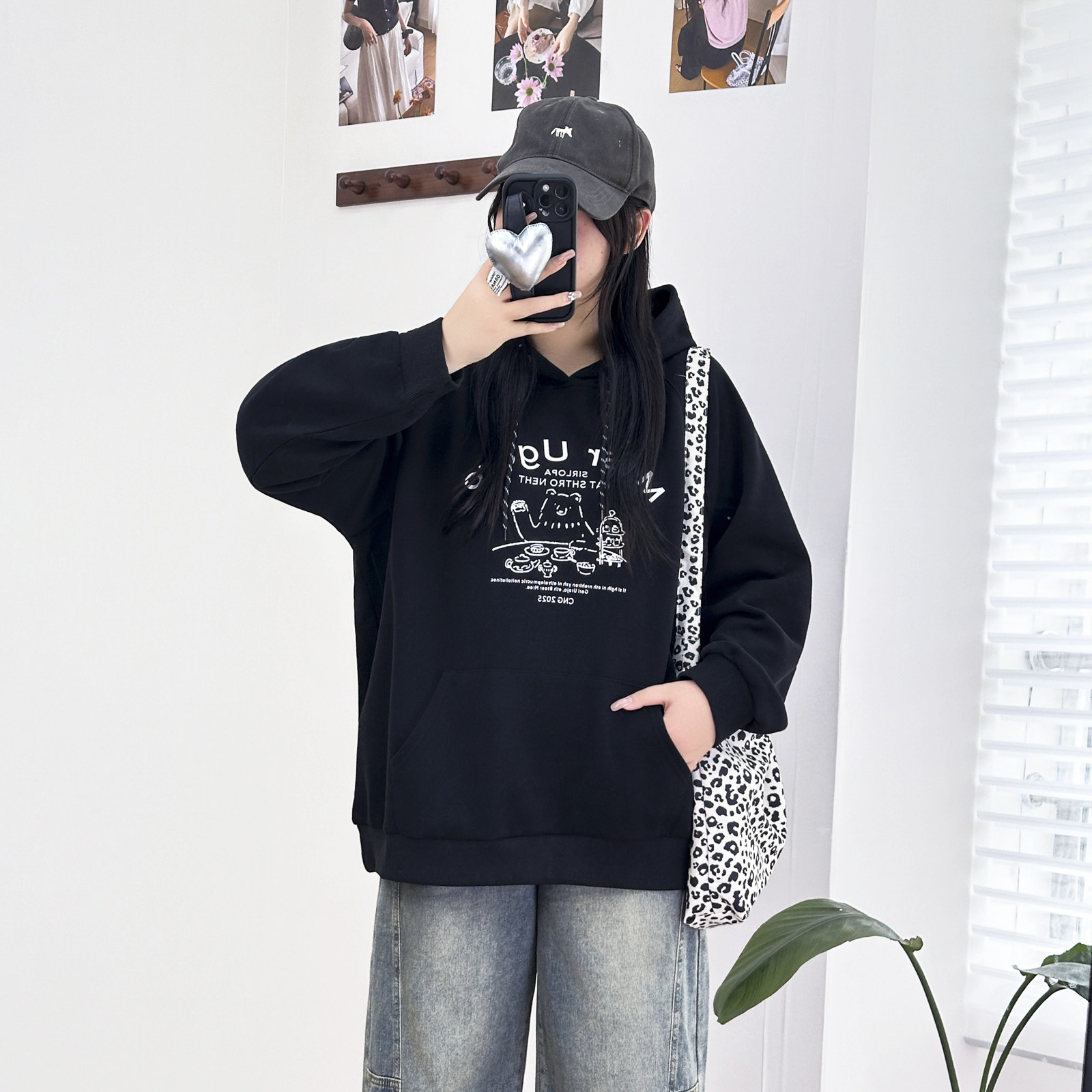 大码女装秋冬新款卡通印花连帽加绒卫衣女宽松显瘦加肥加大码上衣
