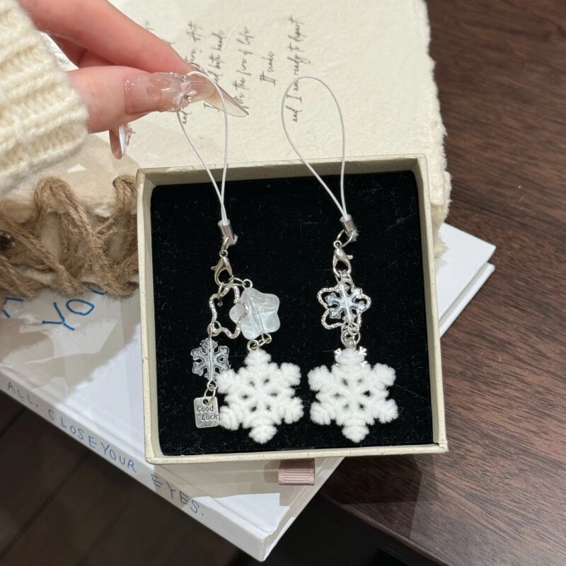 甜美圣诞雪花挂件冬日植绒雪花包包钥匙扣手机链圣诞节送闺蜜礼物