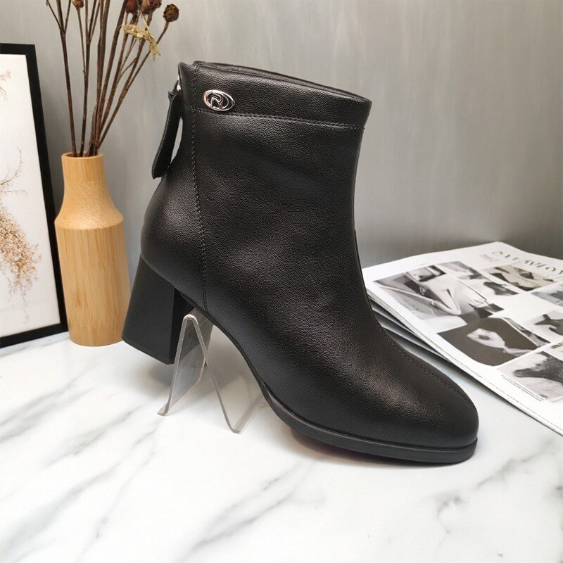 红蜻蜓真皮马丁靴女2025新款秋冬