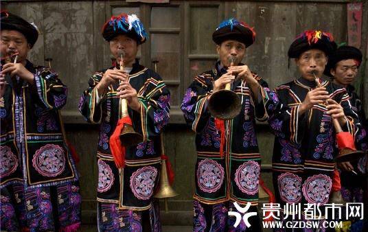 水族男装2020春装新款水族歌手服水族男生服务正品修身装水族民族