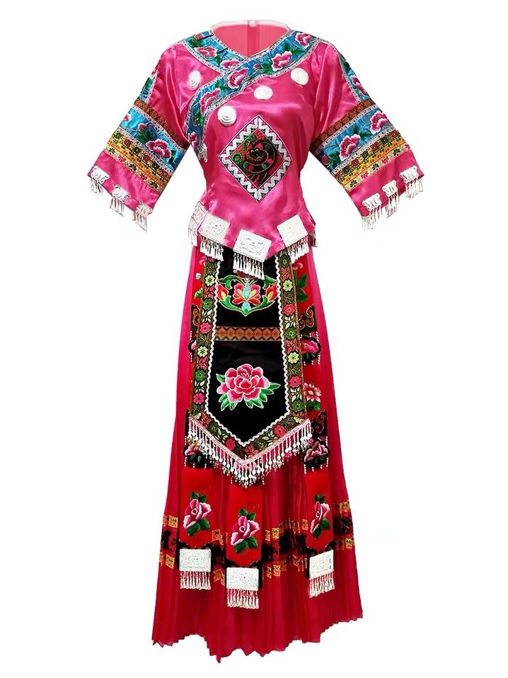 婚纱新娘回门高贵少数民族礼服