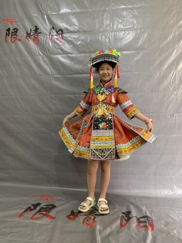 2023新款快乐阳光儿童演出服羌族羌红女童表演服彝族苗族瑶族长款