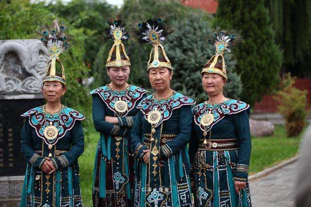 锡伯族少数民族服装舞蹈表演服装锡伯族男女成人长款锡伯族正品服