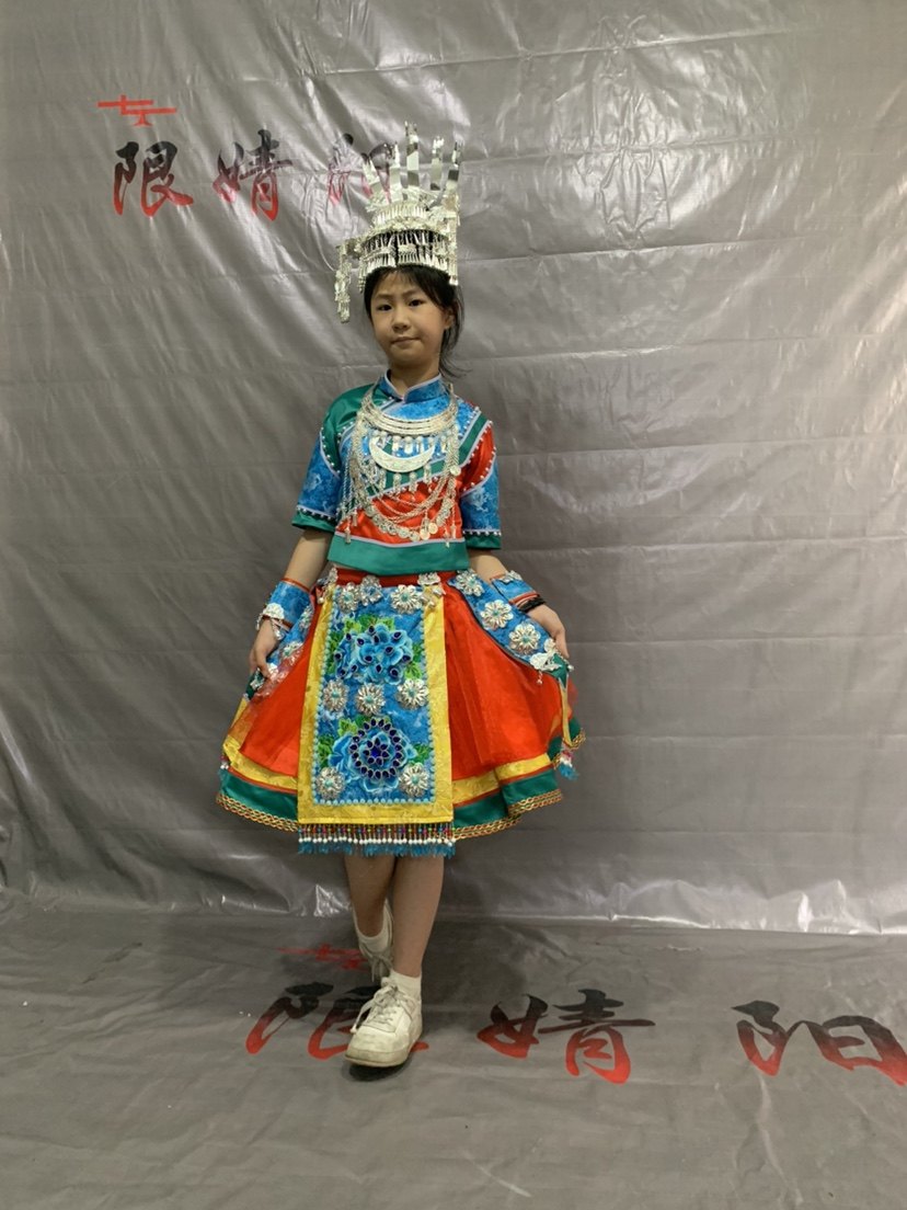 新款儿童苗族独唱歌手演出服畲族土家族彝族布依族哈尼族女童服装