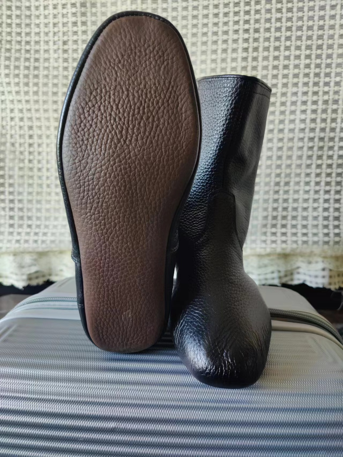 新疆头层牛皮袜子纯手工正宗皮袜子 加厚麦斯海皮袜中筒袜