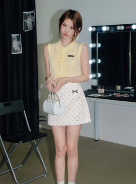 OLIVIA DUO 学院风针织背心2026年秋季黄色冰丝娃娃领短款女上衣