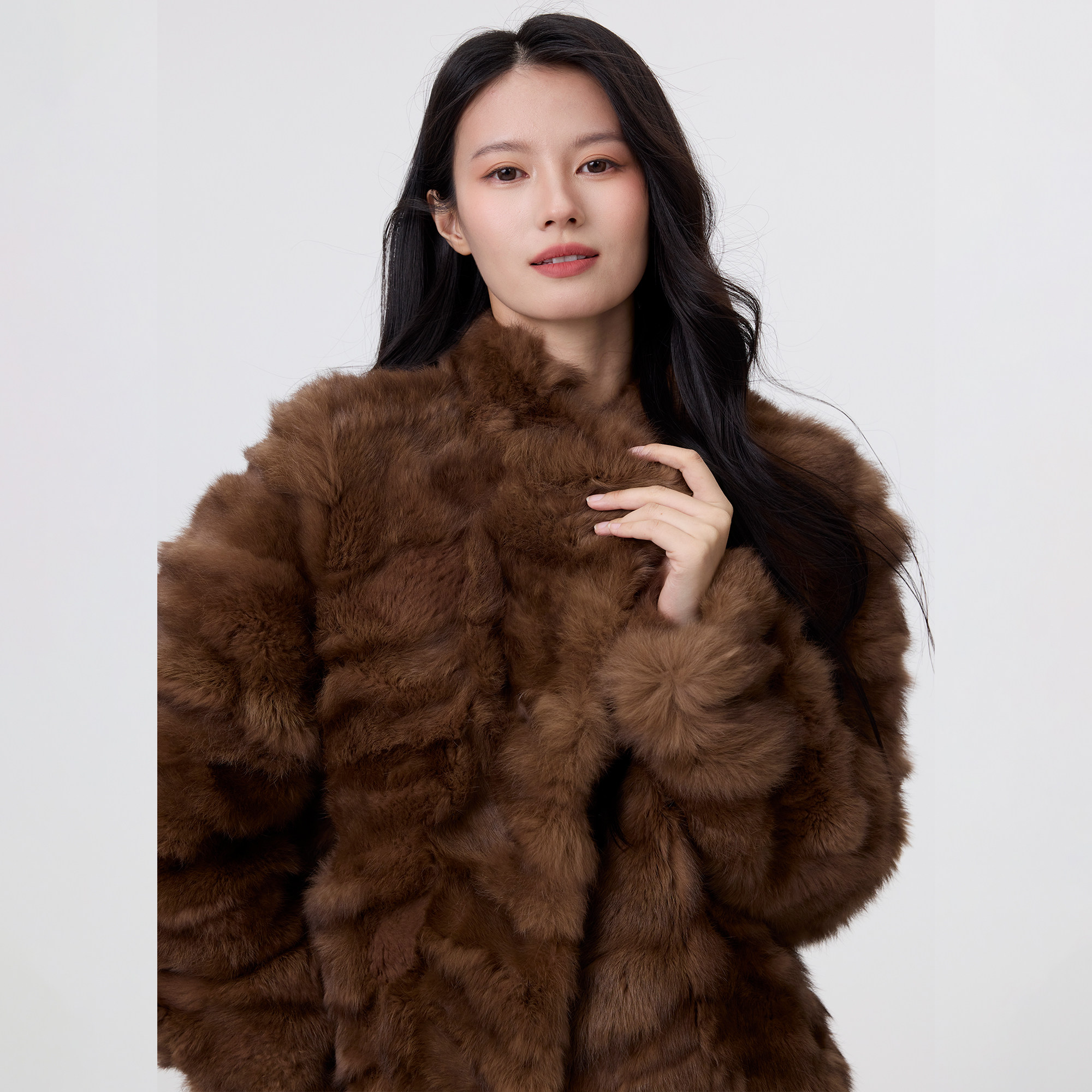 LOUZING兔毛皮草外套女2026冬新款正肩修身保暖加厚贵气短款上衣