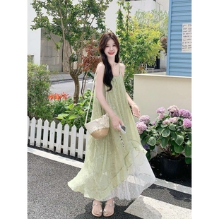 浪漫独特绝美长裙 森系绿野仙踪度假风蕾丝拼接吊带连衣裙女夏新款