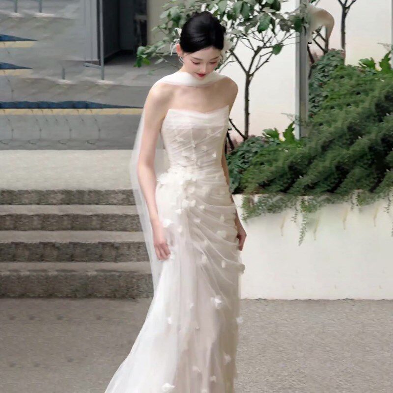 新品抹胸森系f轻婚纱法式轻奢小众新娘花朵晨袍女气质超仙鱼尾订