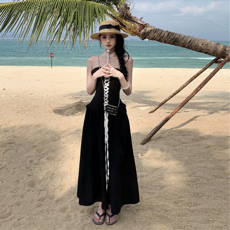 新品度假风绝美抹胸小黑裙夏季设计感绑带打M揽海边拍照修身显瘦
