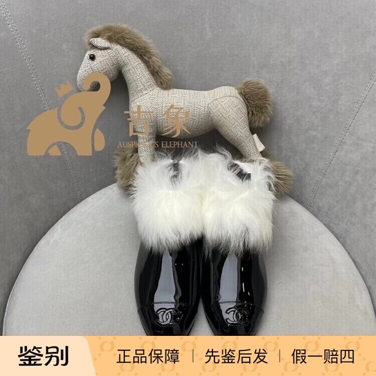 Chanel新款女士黑色漆皮单鞋