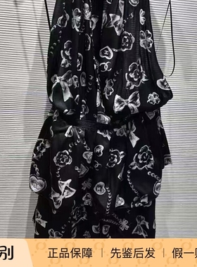 Chanel香奈儿25B新款黑色爱心山茶花双C多元素印花露背收腰连衣裙