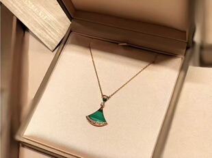 Bvlgari宝格丽DIVAS’ DREAM系列绿孔雀石镶钻扇子项链18K玫瑰金