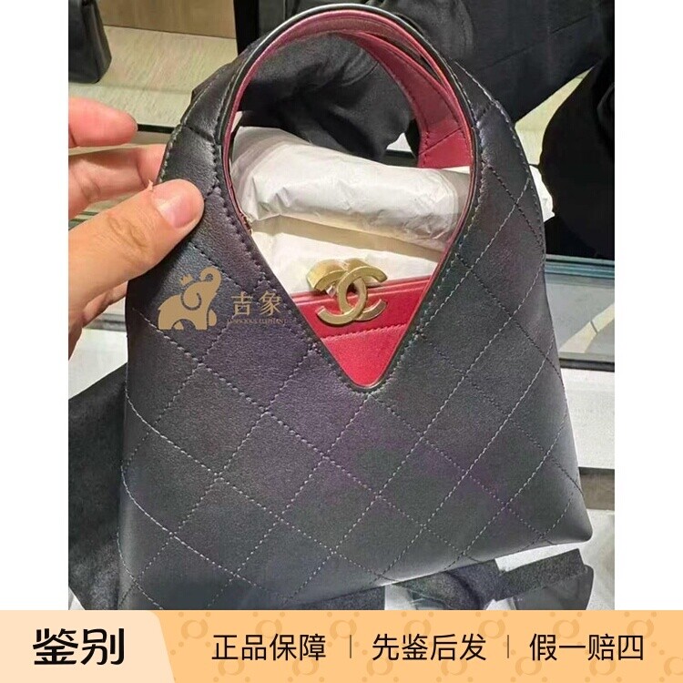 香奈儿小牛皮菱格纹链条斜挎包