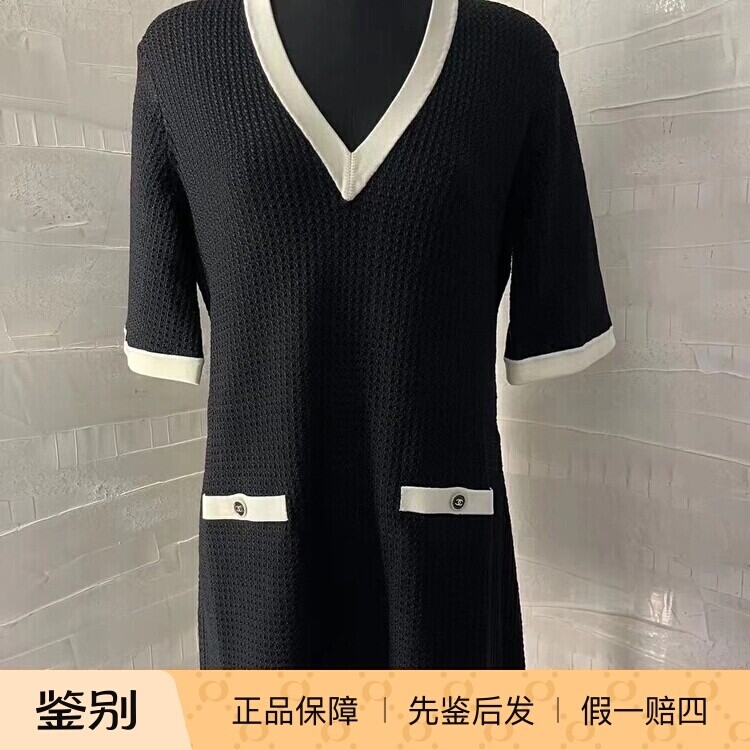 Chanel黑白拼色针织连衣裙