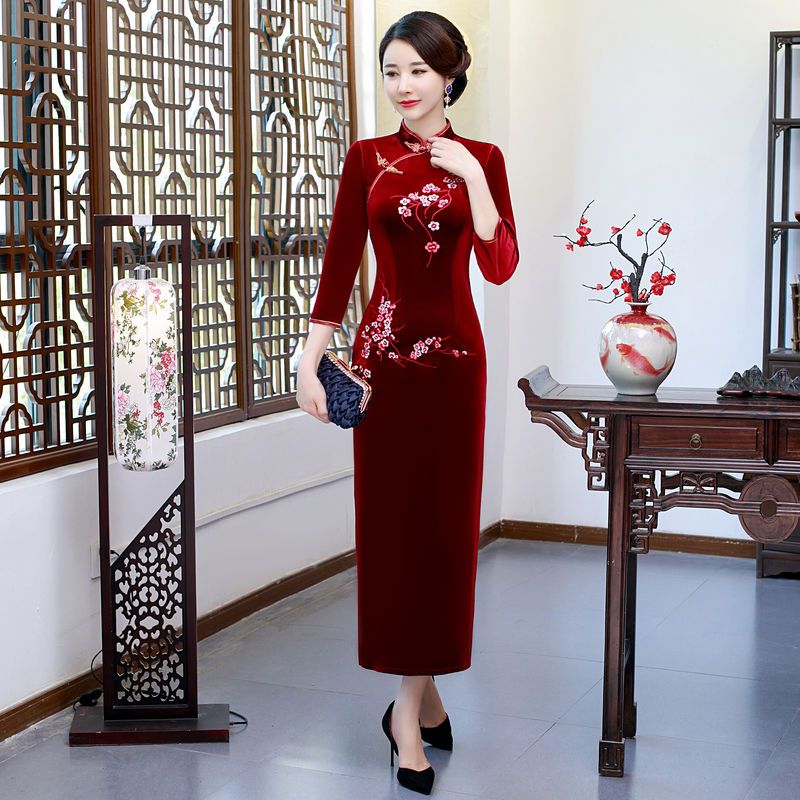 高档金丝绒加绒加厚春秋刺绣花旗袍女长款修身改良走秀旗袍连衣裙