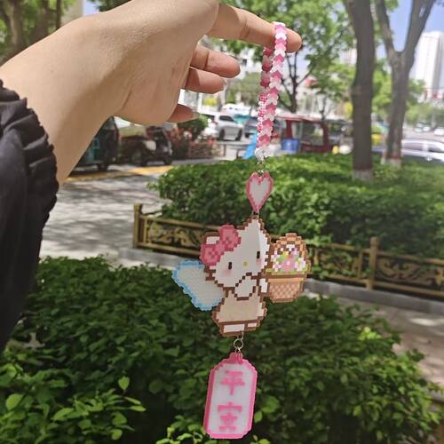 拼豆挂件成品?HelloKitty