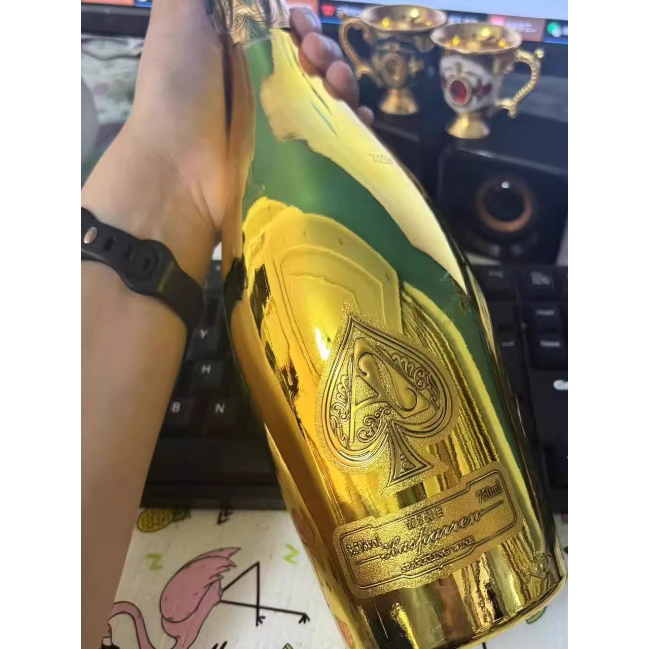 三角洲行动游戏周边香槟带气泡水1：1还原模型阿萨姆酒杯合金材质