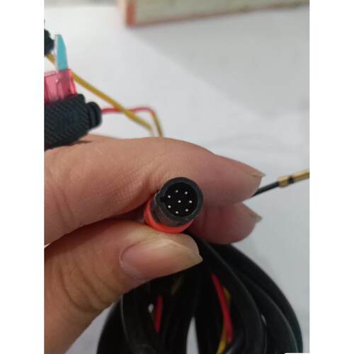 新品隐藏式行车记录仪专用线电源插保险供电转8针圆头12v数据线