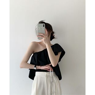 小心机斜肩衬衫女性感露肩漏锁骨设计感小众单肩无袖上衣女夏