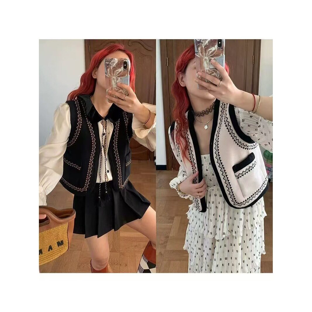 韩版女装24年秋冬新款民族风羊毛混纺撞色花边刺绣口袋马甲背心女