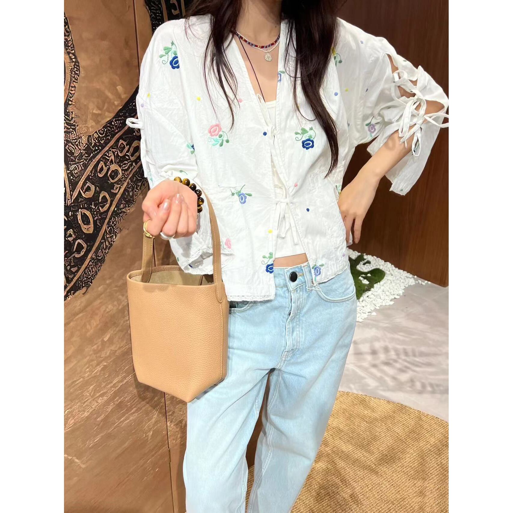 西班牙小众24年早秋新款复古碎花刺绣系带蝴蝶结长袖衬衫女32017