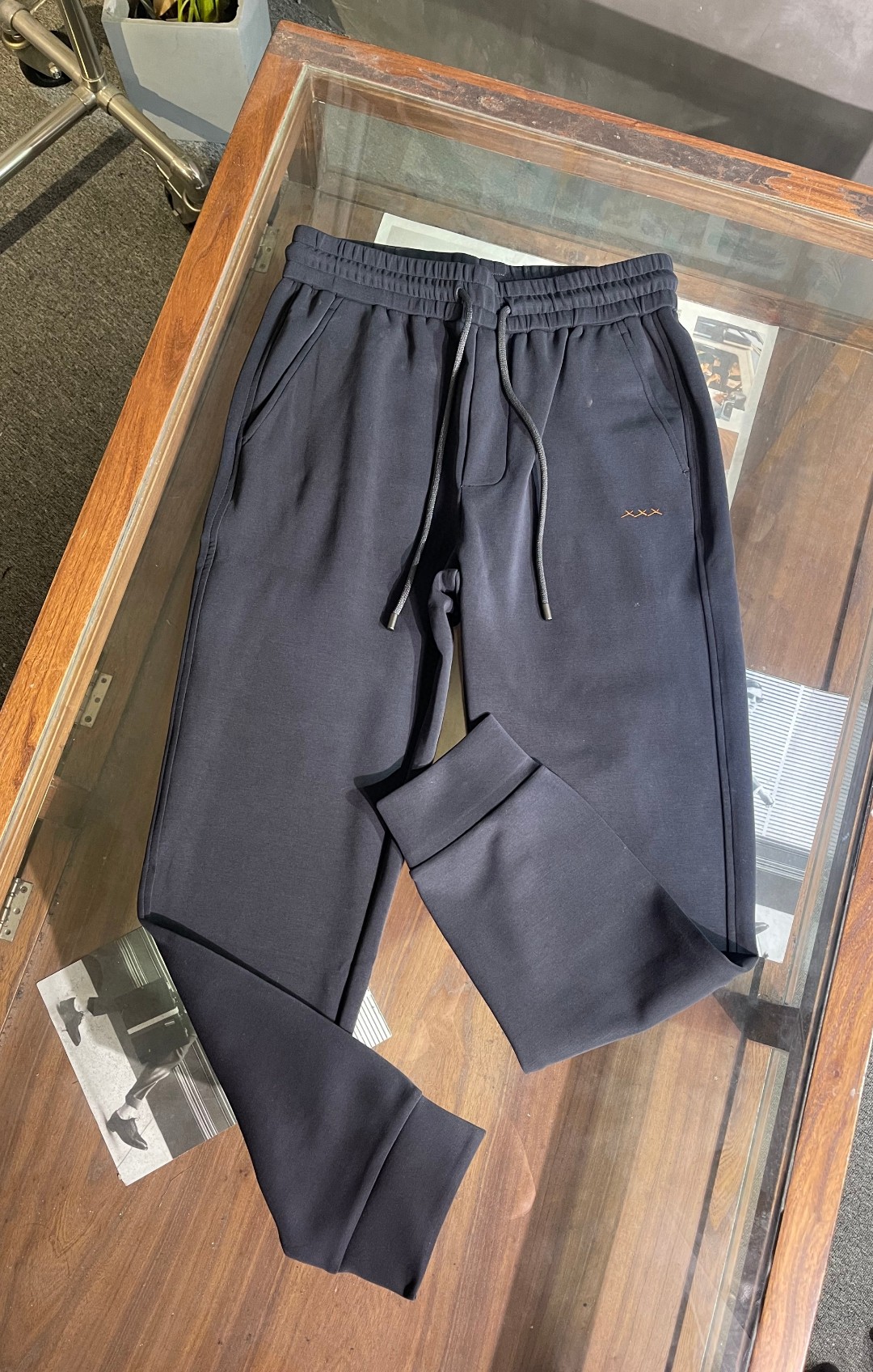 欧洲-Z亚2025秋冬新款XXX刺绣简约商务直筒束脚运动裤男士休闲裤