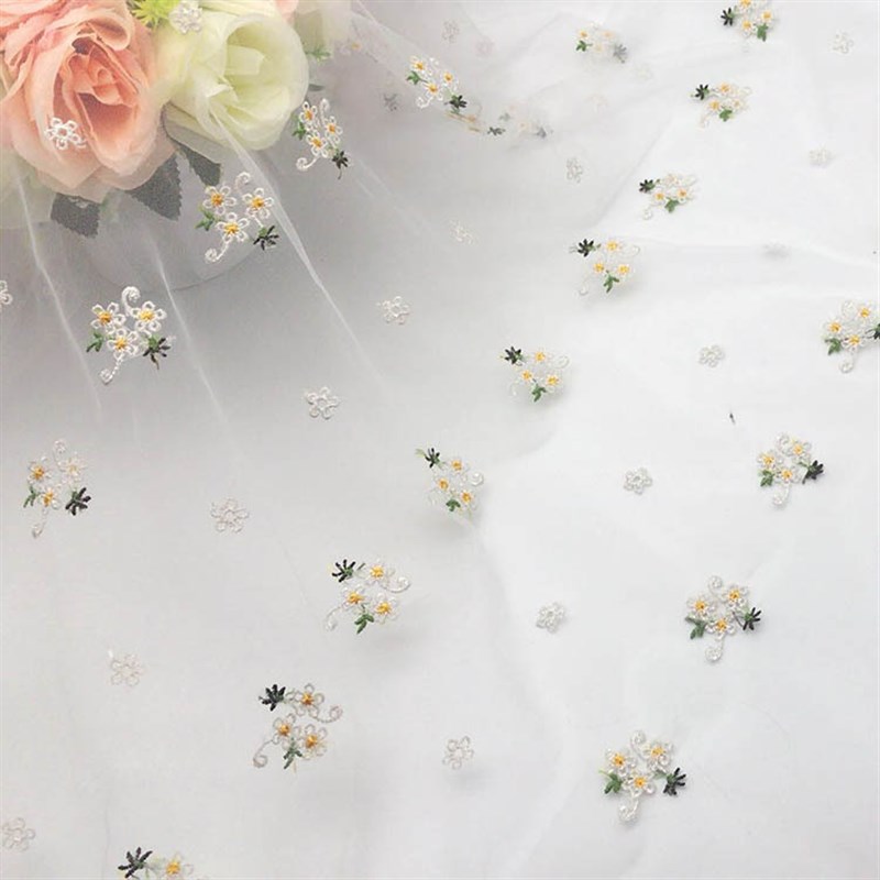 春夏新款 网纱小碎花刺绣绣花布 时尚清新女装童装连衣裙面料