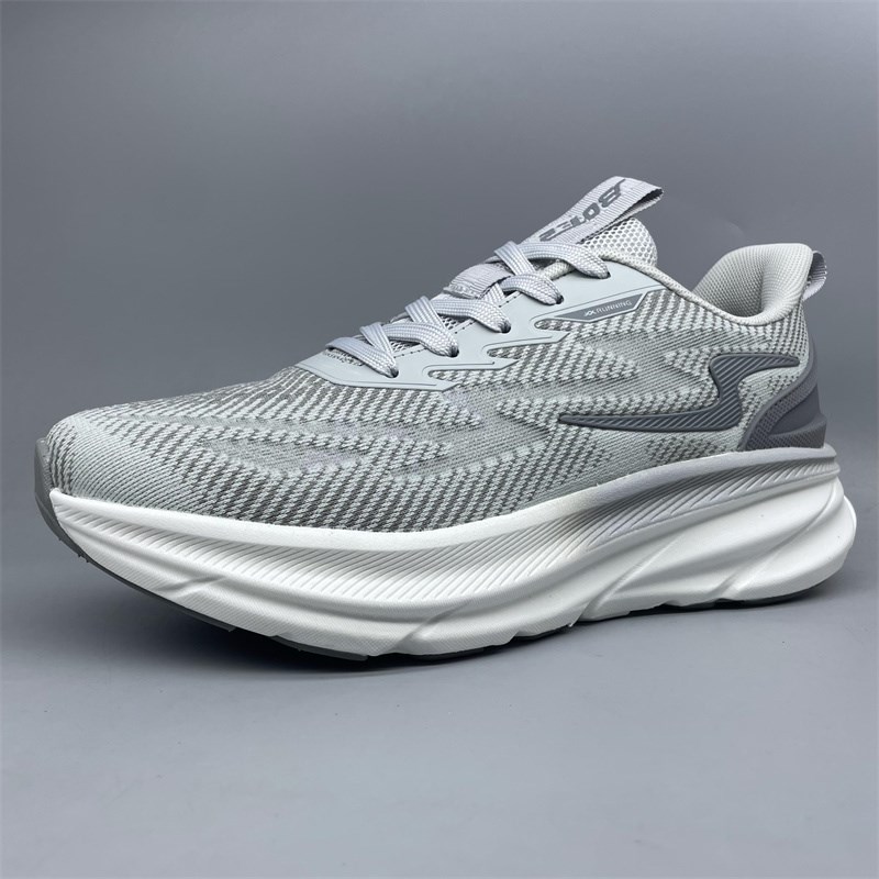 捡漏实体店300多元撤柜春夏透气旅游运动网鞋男厚底减震休闲男鞋