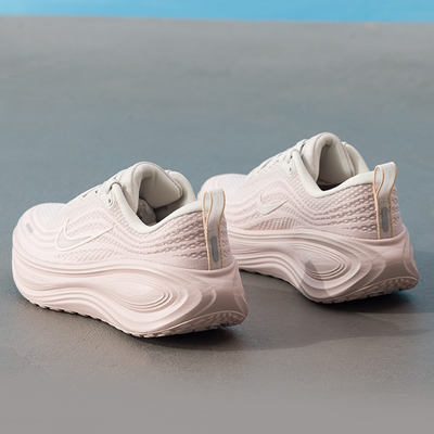 NIKE耐克跑步鞋女秋季VOMERO PLUS迈柔训练跑鞋运动鞋HV8154