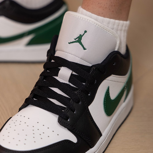 NIKE耐克官方正品男鞋2026秋季黑白绿AJ1低帮透气运动鞋休闲板鞋
