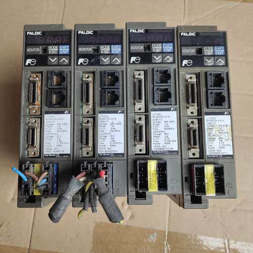 议价富士驱动器RYC401D3-VVT2，400W，成色如图所示